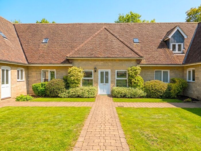 2 Bedroom Retirement Property For Sale In Garden Walk, Maidstone, ME15
