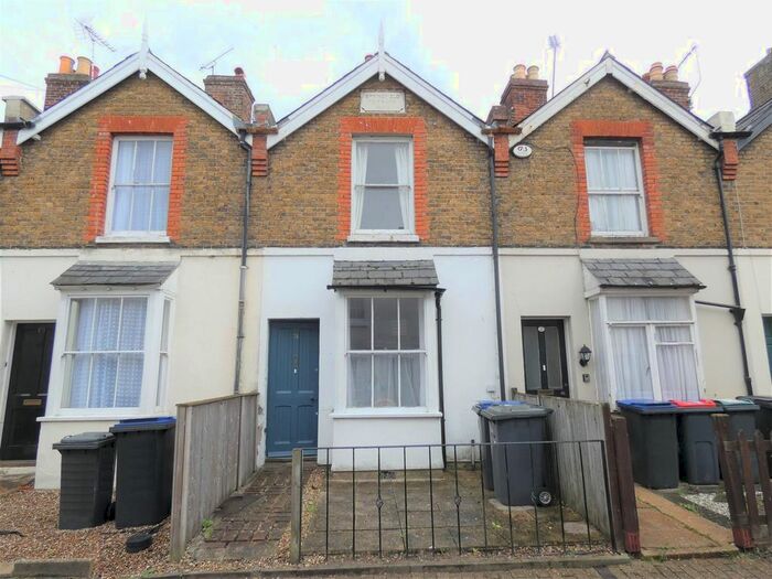 2 Bedroom Property To Rent In Black Griffin Lane, Canterbury, CT1