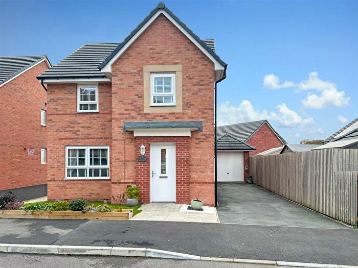 4 Bedroom Detached House For Sale In Larch Place, Somerford, CW12