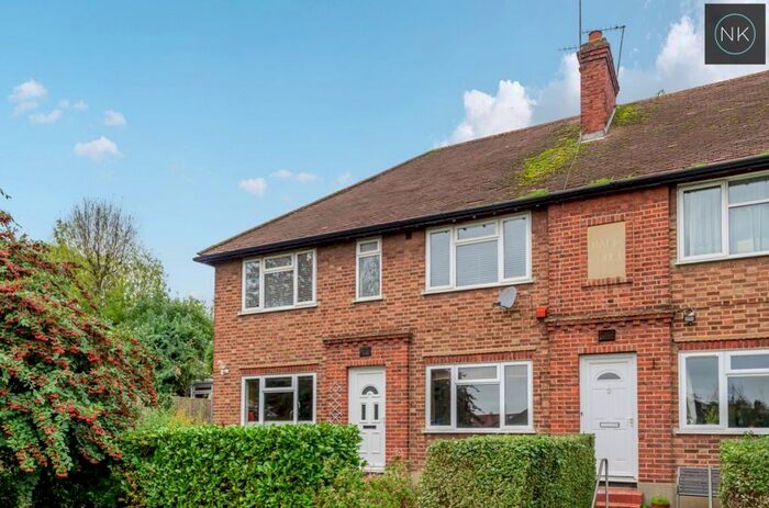 2 Bedroom Flat To Rent In St. Barnabas Road, Woodford Green, IG8