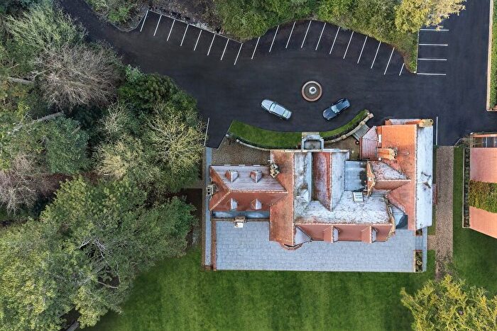 2 Bedroom Apartment For Sale In Mansion Apartments - Millfield Park, CM15