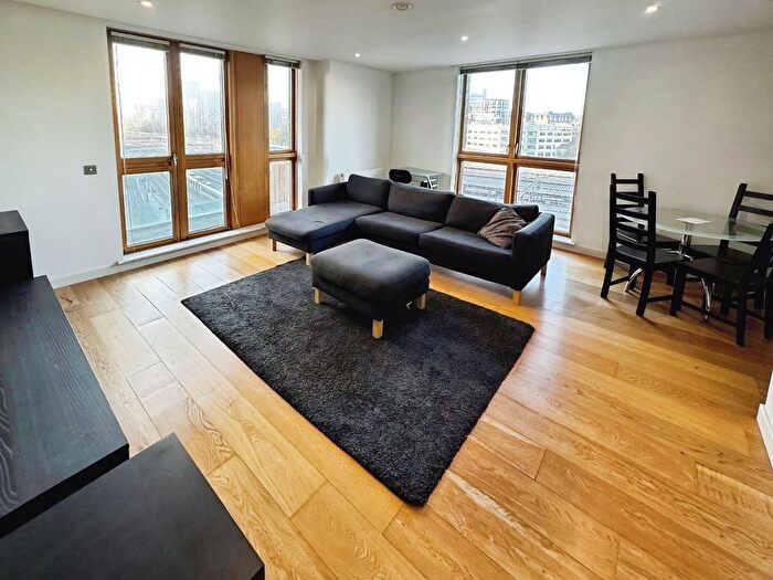 2 Bedroom Flat To Rent In Wharf Approach, Leeds, West Yorkshire, LS1