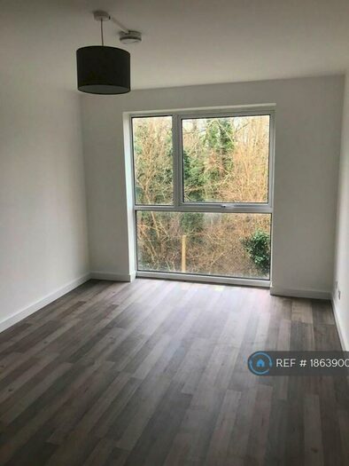 1 Bedroom Flat To Rent In London Colney, St Albans, AL2