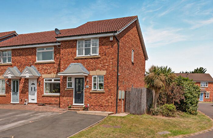 2 Bedroom End Of Terrace House For Sale In Holly Dene, Ossett, Wakefield, WF5