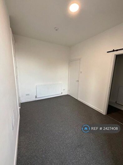 1 Bedroom Flat To Rent In York Place, Barry, CF62