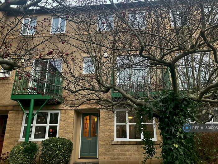 2 Bedroom Terraced House To Rent In St. Lukes Court, Lancaster, LA1