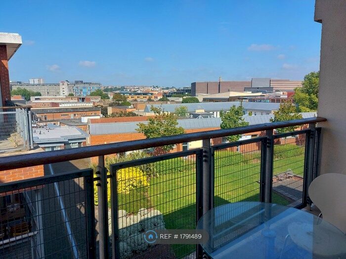 1 Bedroom Flat To Rent In Broad Weir, Bristol, BS1