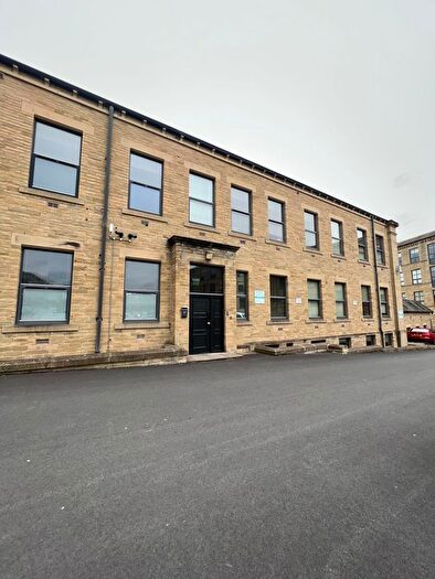 1 Bedroom Flat To Rent In Blakeridge Lane, Batley, WF17
