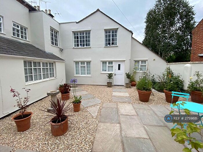 2 Bedroom Flat To Rent In Payton Court, Stratford Upon Avon, CV37