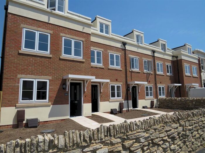 4 Bedroom Terraced House To Rent In High Street, Lee-On-The-Solent, PO13