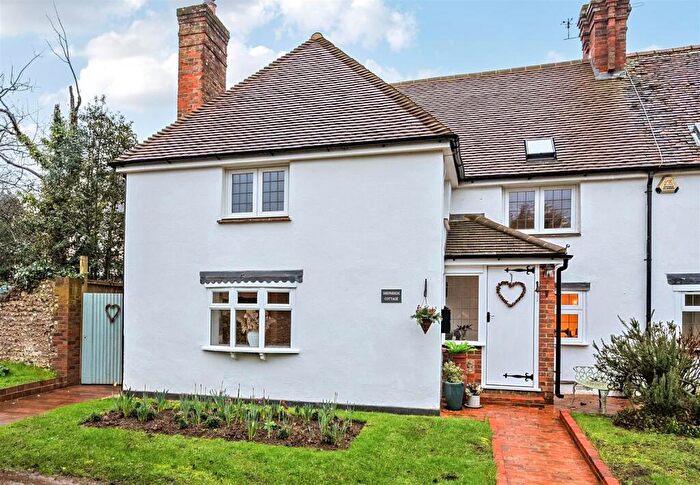 3 Bedroom Semi-Detached House For Sale In Poling Street, Arundel, BN18