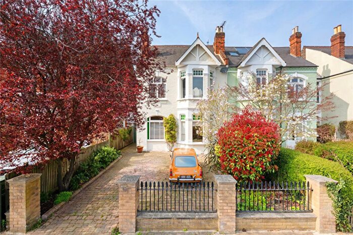 4 Bedroom Detached House For Sale In Rodenhurst Road, SW4