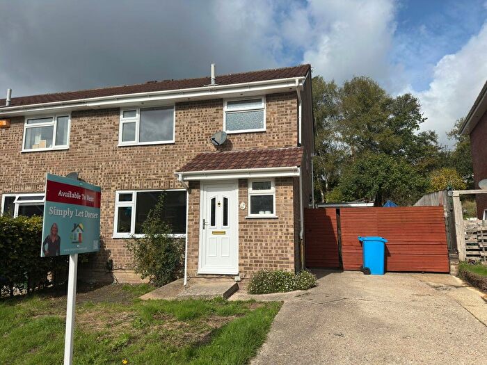 3 Bedroom Semi-Detached House To Rent In Lytchett Drive, Broadstone, BH18