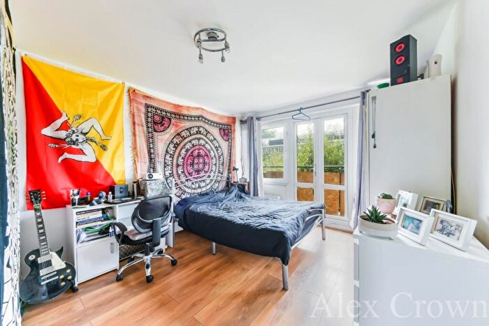 3 Bedroom Flat To Rent In Weedington Road, Kentish Town, NW5