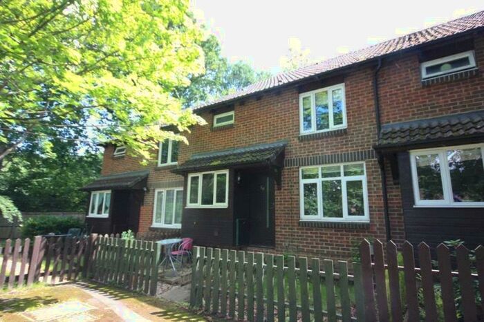 1 Bedroom Terraced House To Rent In Knaphill, Woking, GU21