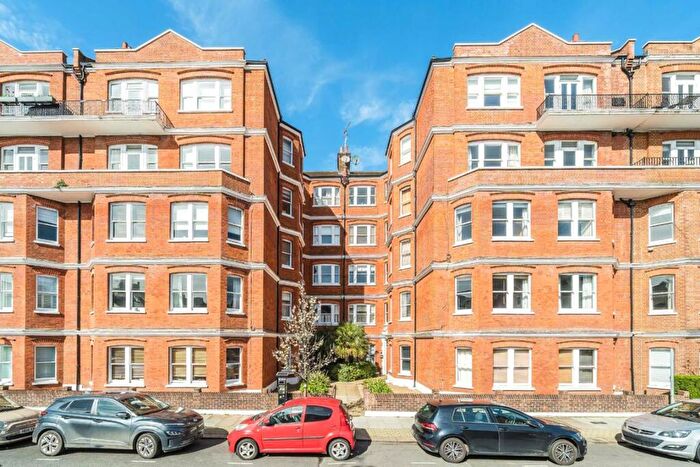 2 Bedroom Flat To Rent In Lurline Gardens, Battersea, SW11