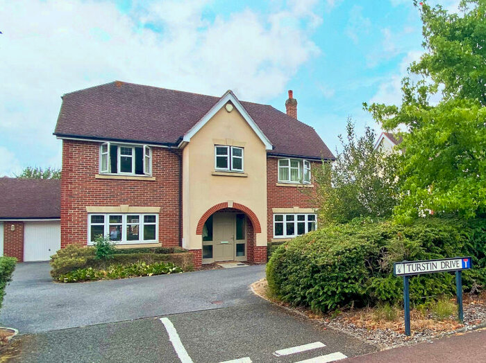 5 Bedroom Detached House To Rent In Turstin Drive, Fleet, GU51