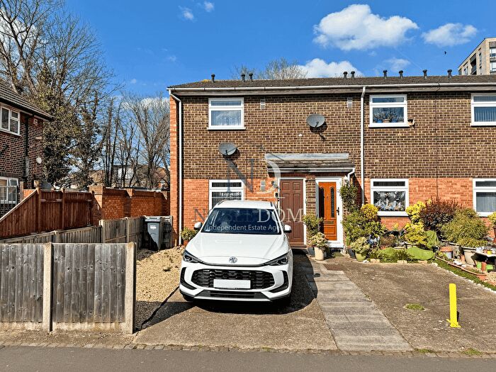 1 Bedroom End Of Terrace House To Rent In Vine Place, Hounslow, TW3