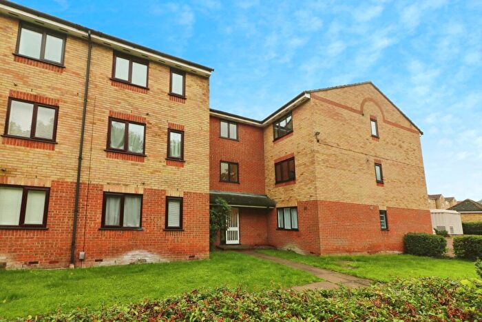 1 Bedroom Flat To Rent In Prestatyn Close, Stevenage, SG1