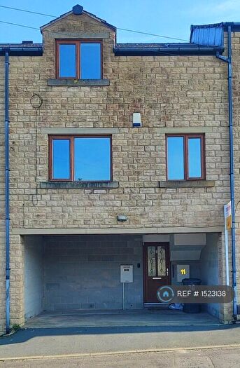 4 Bedroom Terraced House To Rent In Sandhall Green, Halifax, HX2