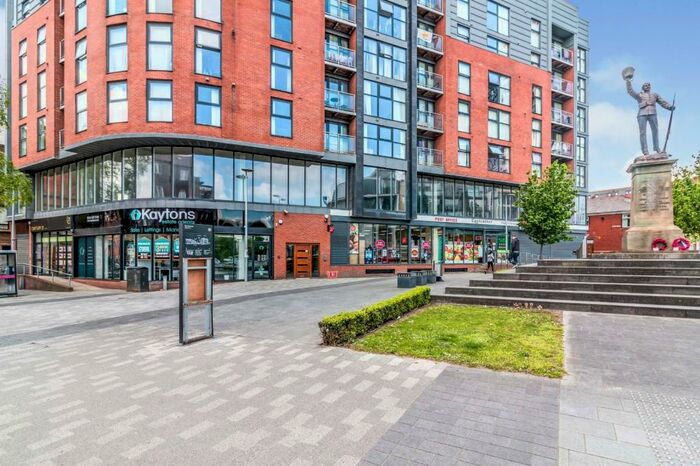 2 Bedroom Apartment To Rent In Chapel Street, Salford, M3