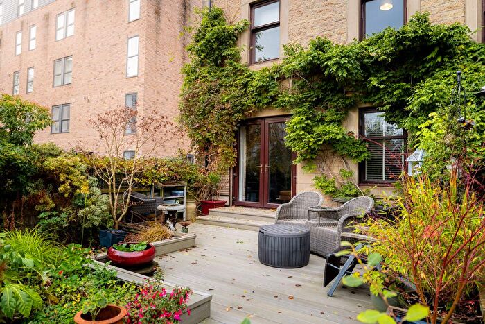 2 Bedroom Flat For Sale In Redlands Road, Kelvinside, G12