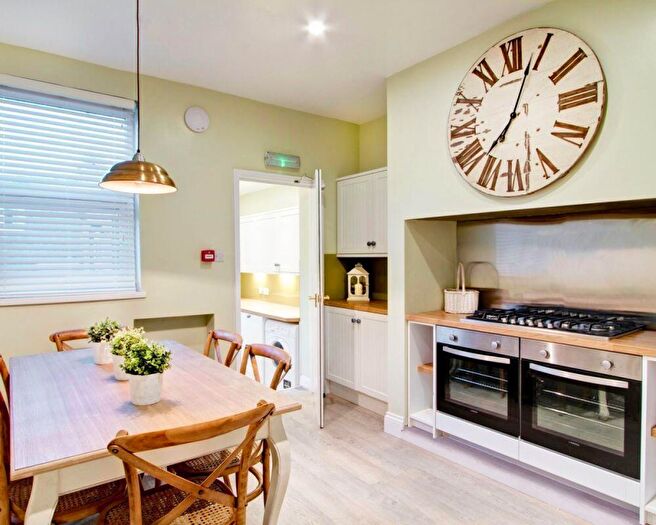 7 Bedroom Terraced House To Rent In Crossgate Peth, Durham, DH1