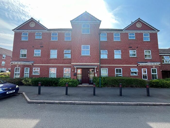 2 Bedroom Flat To Rent In Snitterfield Drive, Shirley, Solihull, West Midlands, B90