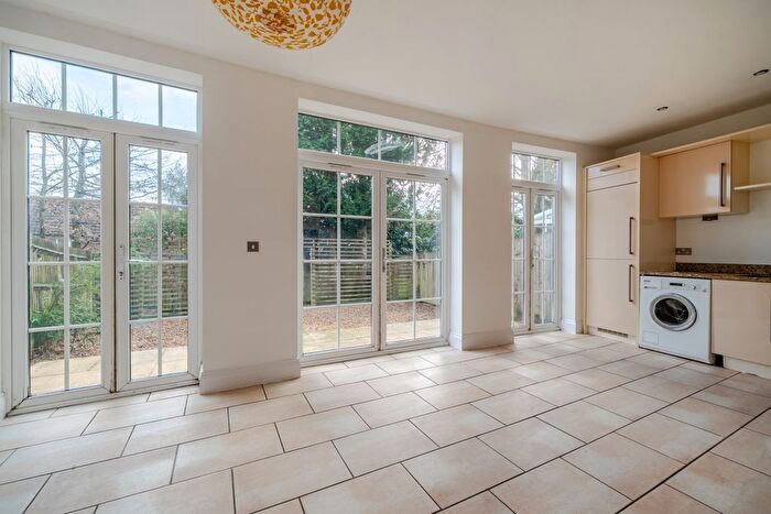 4 Bedroom Town House To Rent In Bath Place, Winchester, SO22