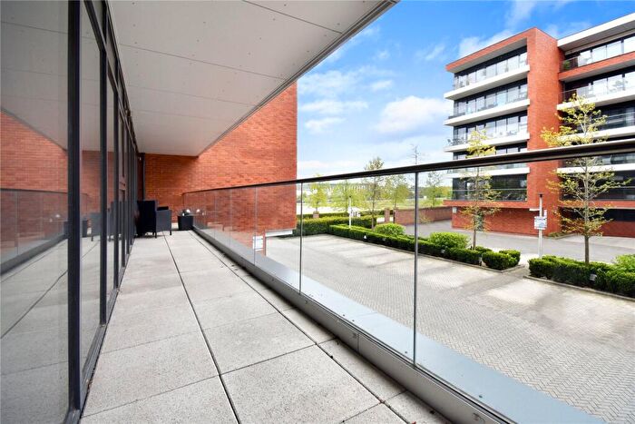 2 Bedroom Apartment For Sale In Kingman Way, Newbury, Berkshire, RG14