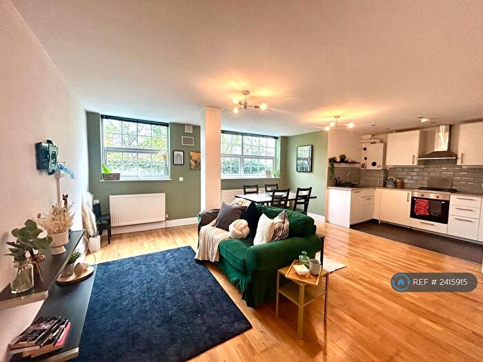 2 Bedroom Flat To Rent In London Road, Reading, RG1