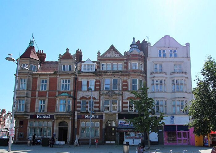 2 Bedroom Flat For Sale In Station Road, Clacton-On-Sea, CO15