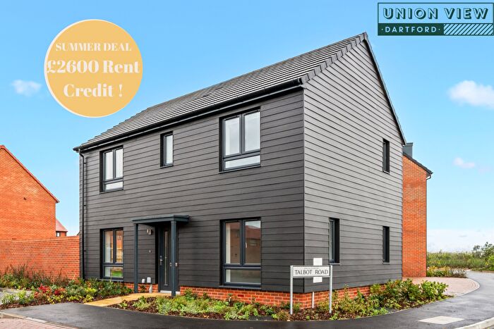 4 Bedroom Semi-Detached House To Rent In Includes £ Rent Credit!Minton Road, Dartford, Kent, DA2