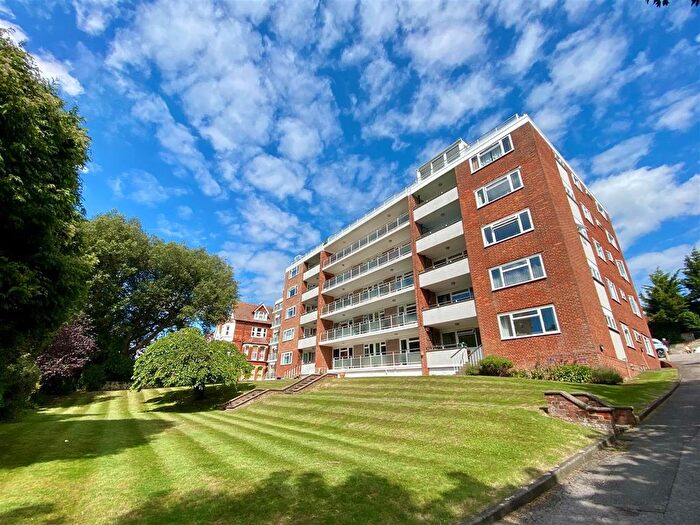 3 Bedroom Flat For Sale In Selwyn Road, Eastbourne, BN21