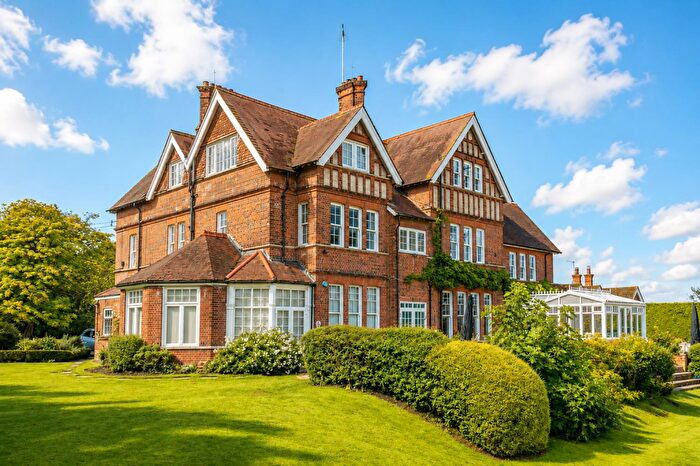 4 Bedroom Apartment For Sale In Ponsbourne Manor, Newgate Street Village, Hertford, SG13