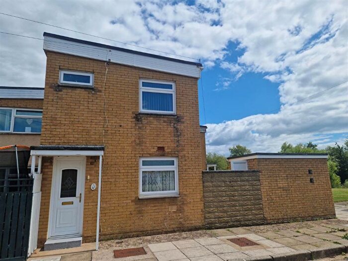 2 Bedroom Semi Detached House For Sale In Pwll-Y-Waun, Porthcawl, Mid Glamorgan, CF36