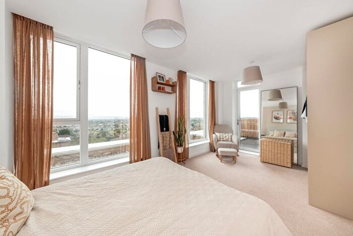 4 Bedroom Flat For Sale In Beaulah Hill, Crystal Palace, London, SE19