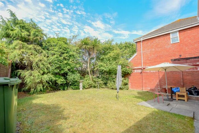 3 Bedroom Detached House To Rent In Clos Mancheldowne, Barry, CF62