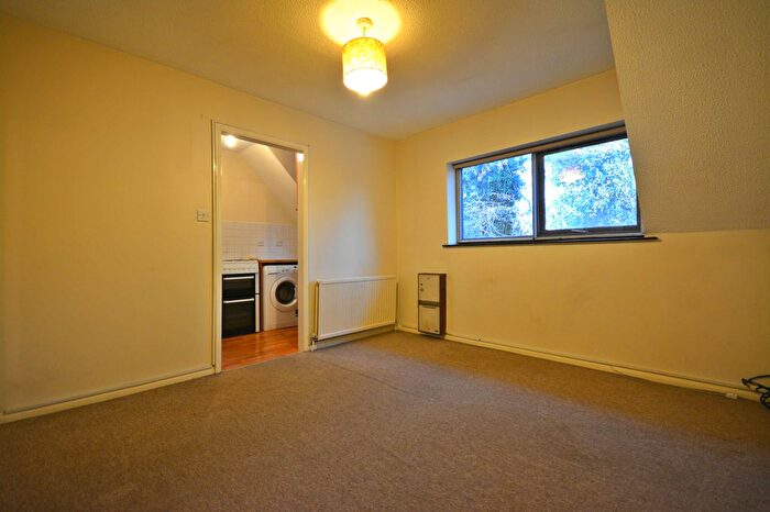 1 Bedroom Property To Rent In Windsor Court, Rectory Close, Bracknell, RG12
