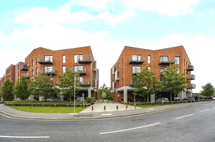 2 Bedroom Flat For Sale In Guildford, Surrey, GU1