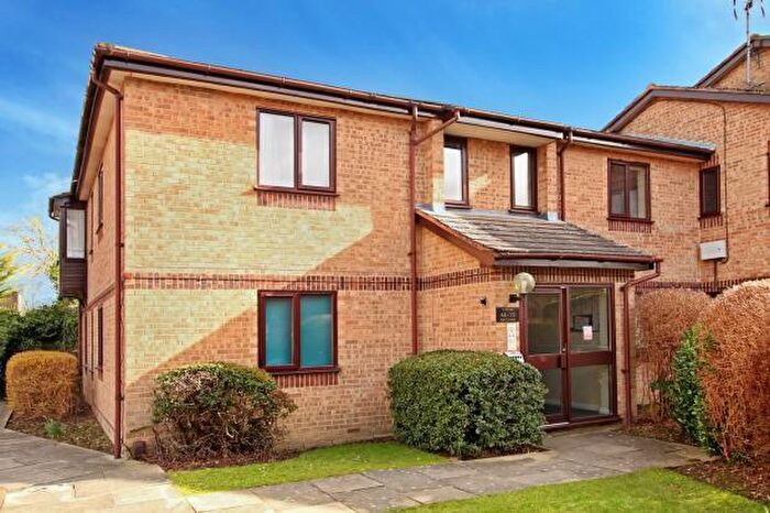 2 Bedroom Flat For Sale In Poets Chase, HP21