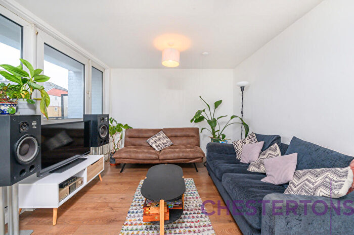 3 Bedroom Maisonette To Rent In Bow Common Lane, Canary Wharf, E3