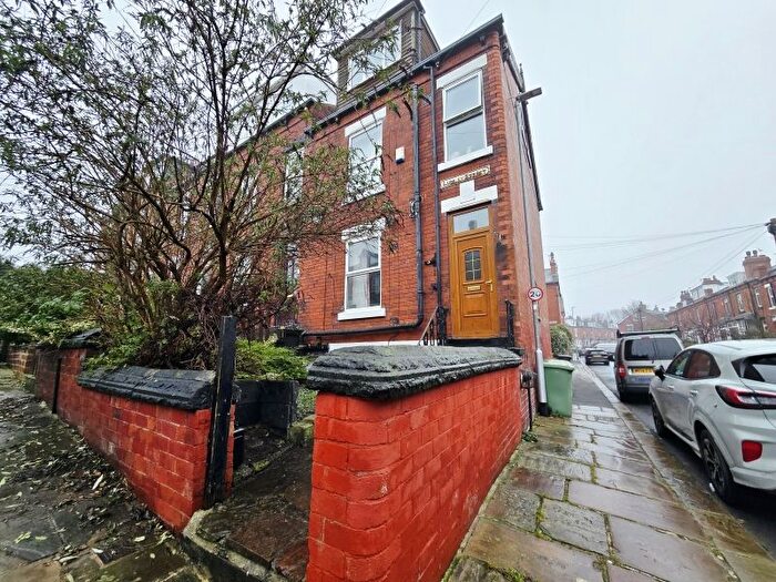 3 Bedroom End Of Terrace House For Sale In Lumley Street, Burley, Leeds, LS4