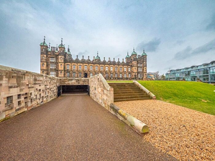 3 Bedroom Flat To Rent In Donaldson Drive, Edinburgh, Midlothian, EH12