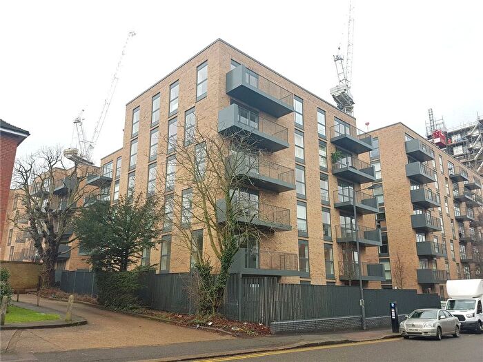 2 Bedroom Flat To Rent In Lyon Road, Harrow, Middlesex, HA1