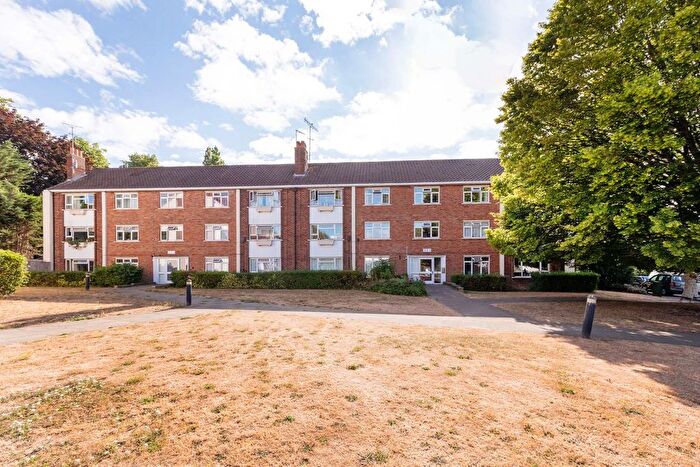 2 Bedroom Flat For Sale In Northumbria Road, Maidenhead, SL6