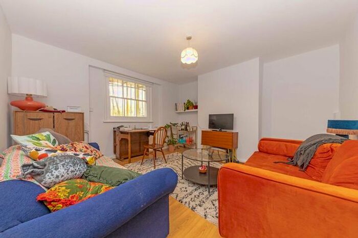 3 Bedroom Flat To Rent In Upper Tollington Park, London, N4