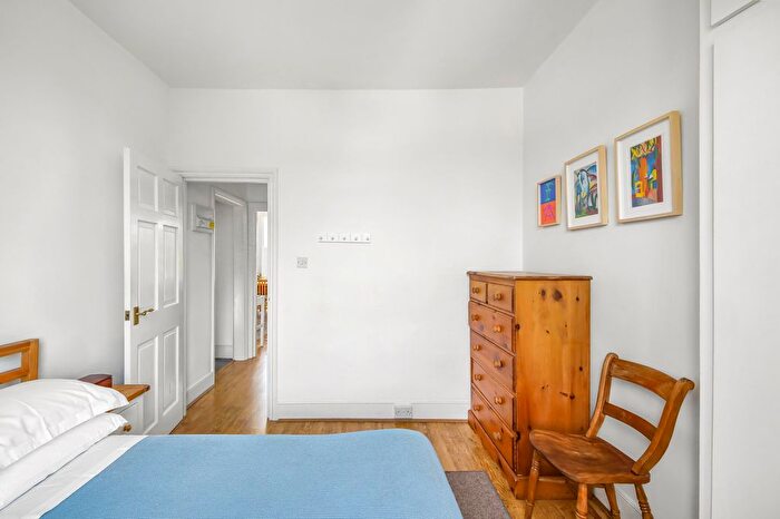 1 Bedroom Flat For Sale In Mildmay Road, Islington, N1