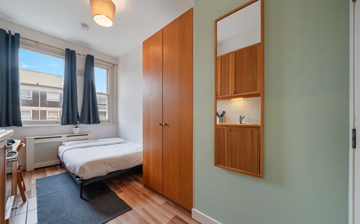 Studio To Rent In Fairholme Road, West Kensington, London, W14
