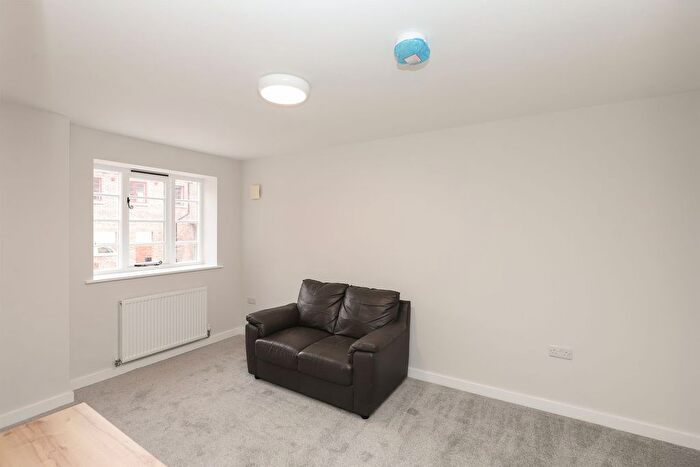 2 Bedroom End Of Terrace House To Rent In Well Meadow Street, Sheffield, S3